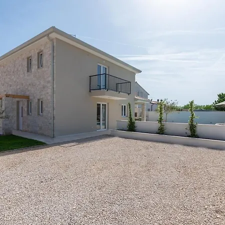 فيلة Nia With Private Pool