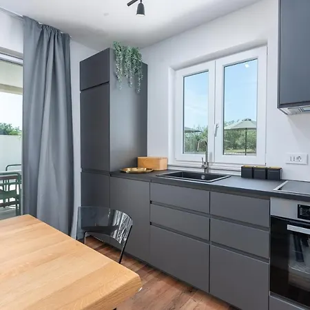 Nia With Private Pool