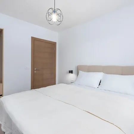 Villa Nia With Private Pool *