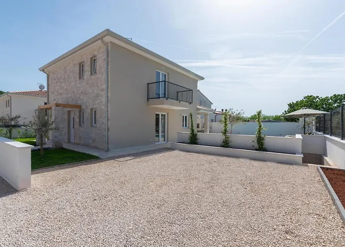 Villa Nia With Private Pool