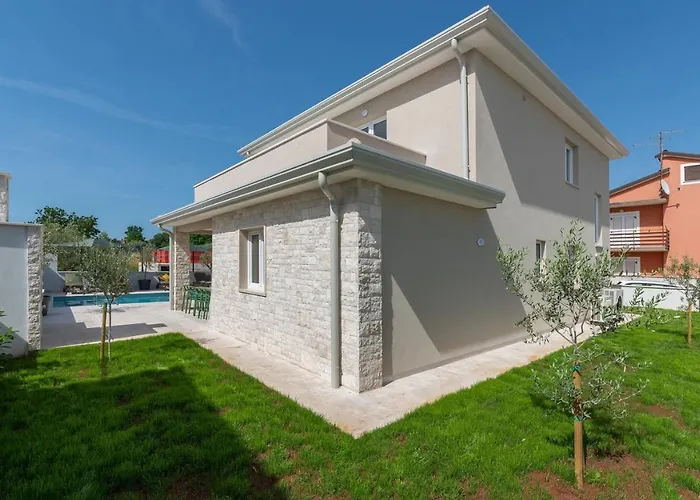 Villa Nia With Private Pool *
